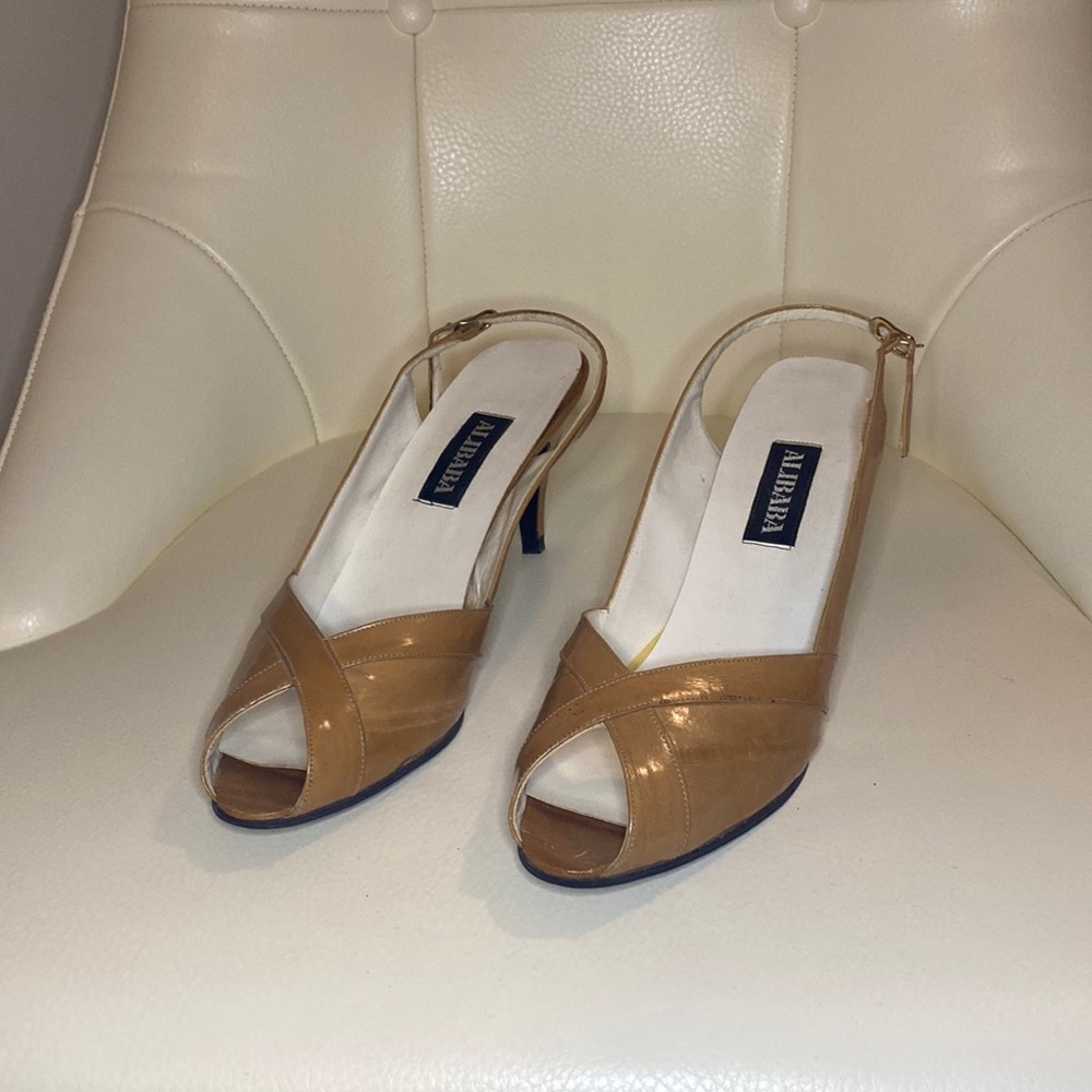 Alibaba Eelskin Vintage Pumps Size 8 1/2 AA Width